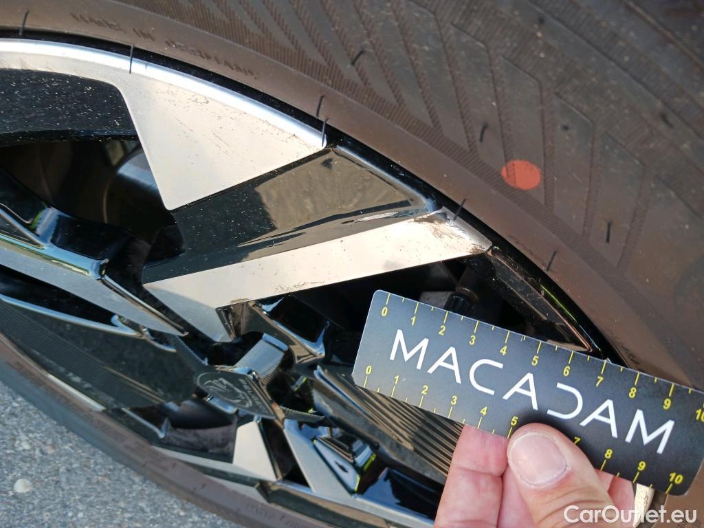  Peugeot  2008  Allure 1.2 PureTech 100CV MT6 6E #11