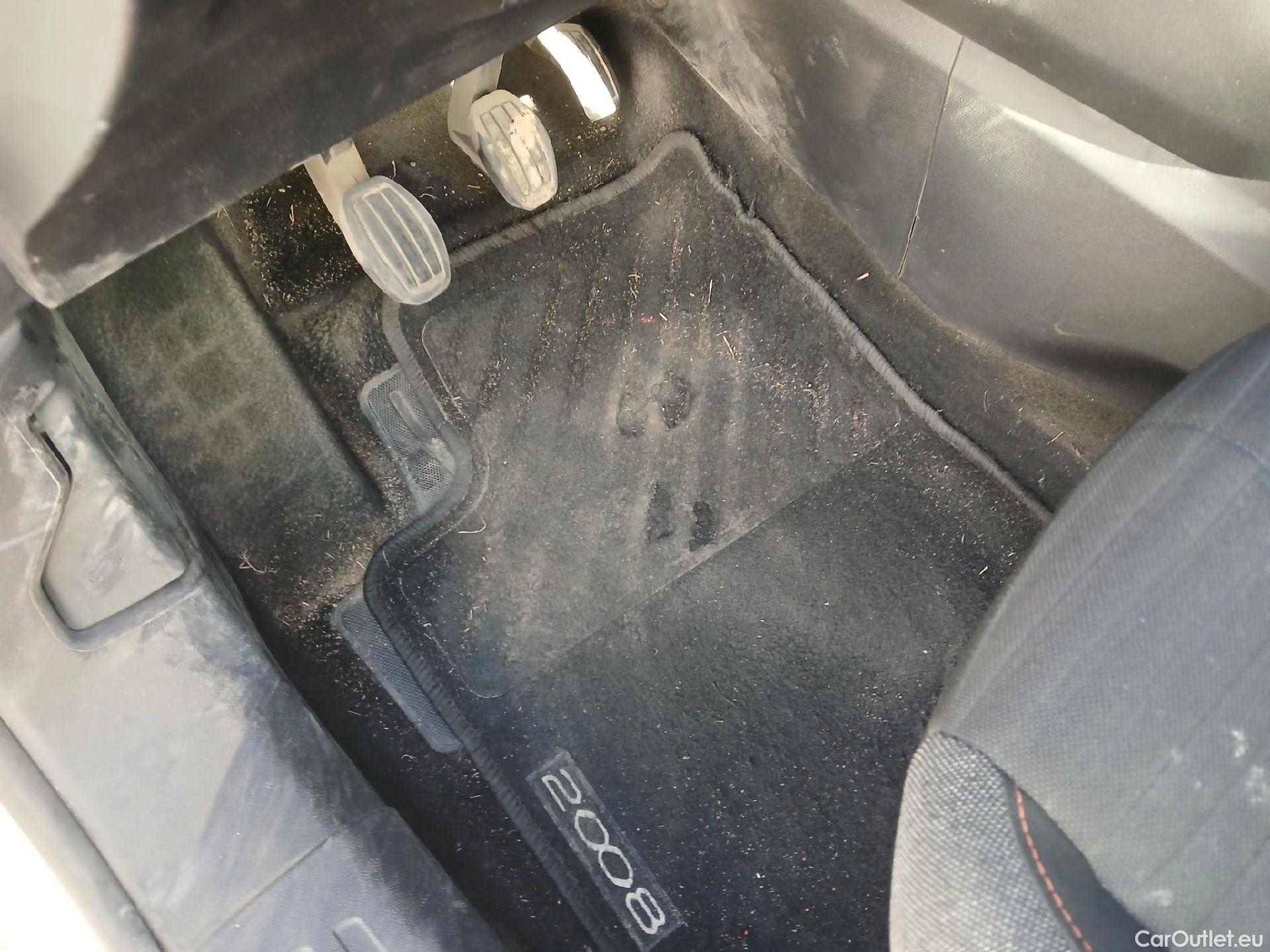  Peugeot  2008 PEUGEOT  / 2019 / 5P / todoterreno Active BlueHDI 81kW (110CV) #2