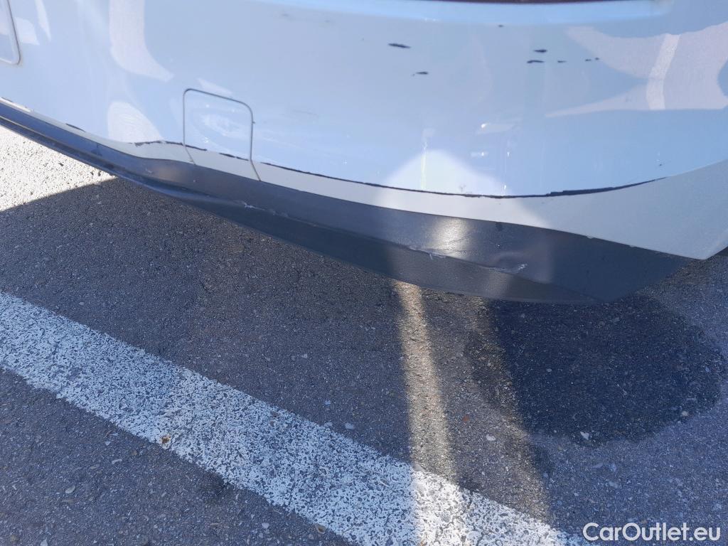  Volkswagen  Golf  VOLKSWAGEN / 2020 / 5P / berlina con portón 2.0 TDI 85kW (115CV) #17