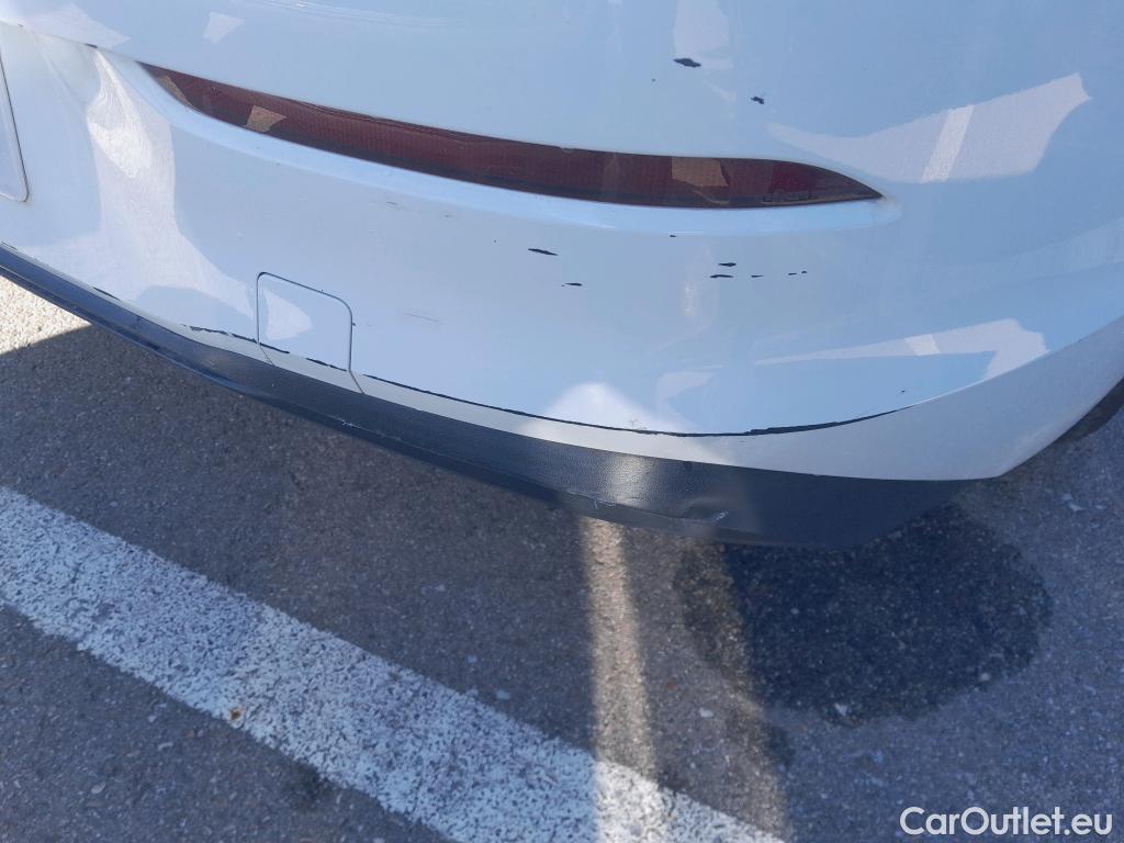  Volkswagen  Golf  VOLKSWAGEN / 2020 / 5P / berlina con portón 2.0 TDI 85kW (115CV) #9