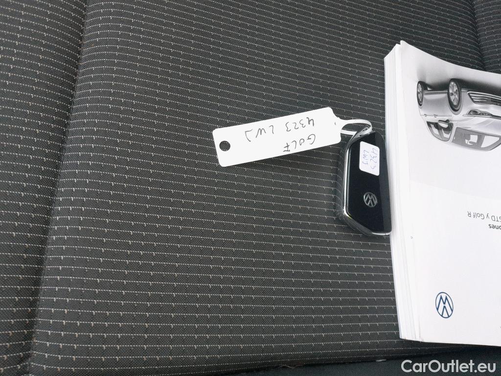  Volkswagen  Golf  VOLKSWAGEN / 2020 / 5P / berlina con portón 2.0 TDI 85kW (115CV) #1