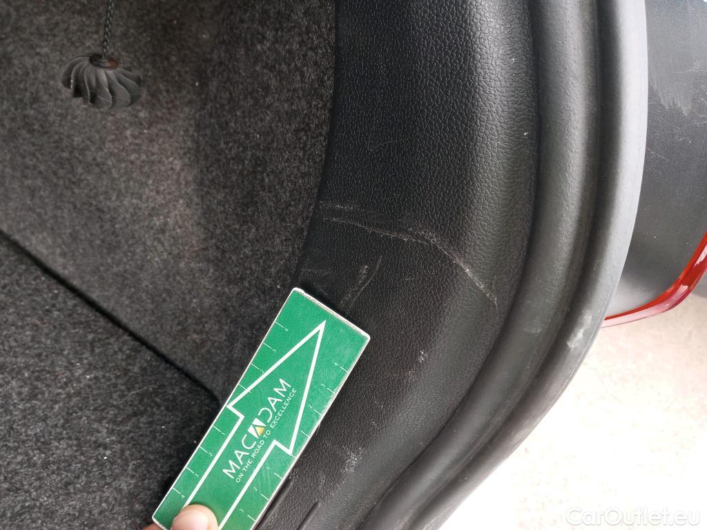 Volkswagen  Polo VOLKSWAGEN  / 2017 / 5P / berlina con portón Advance 1.0 TSI 70kW (95CV) #16