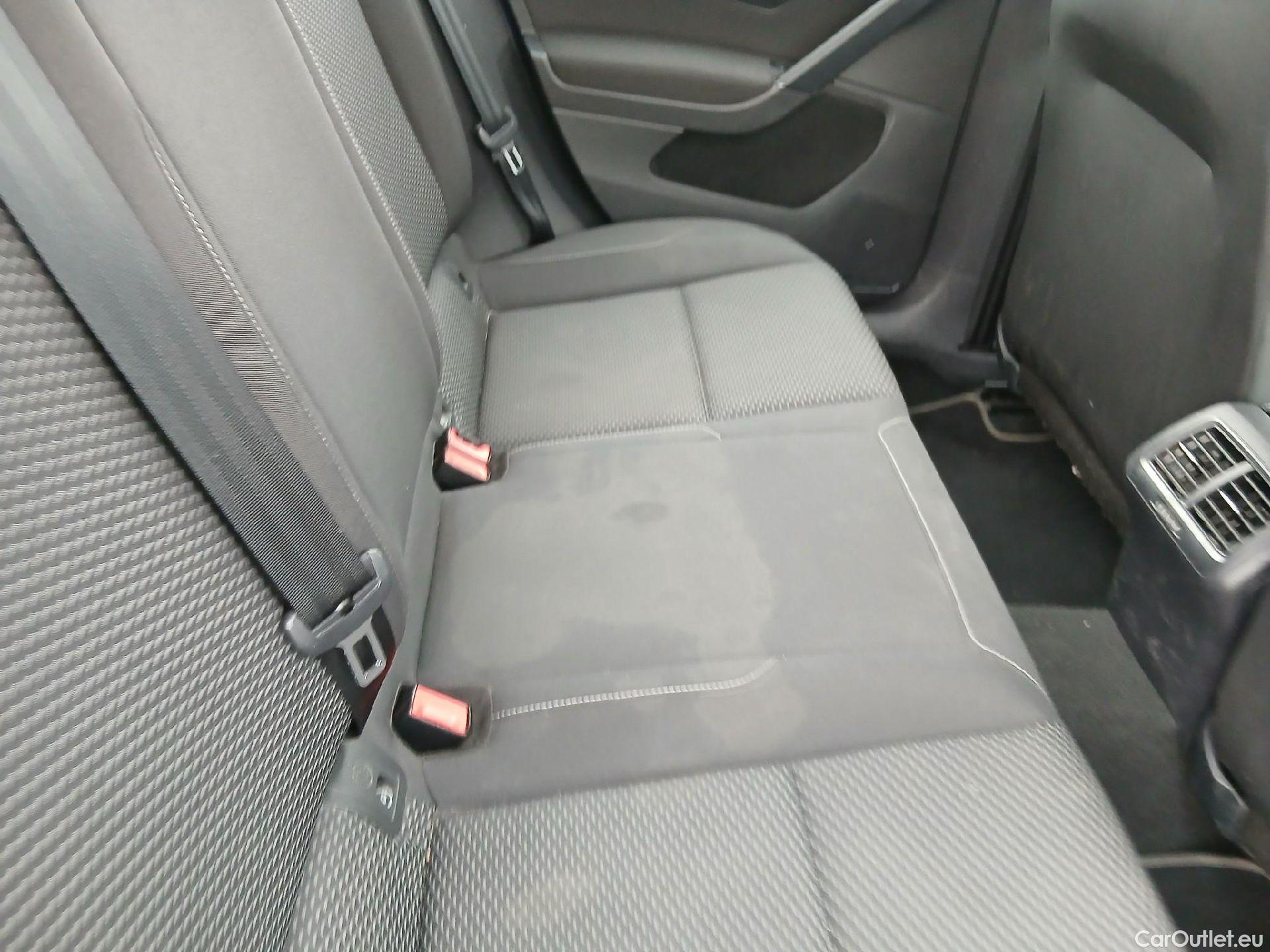  Volkswagen  Golf  VOLKSWAGEN / 2016 / 5P / familiar Last Edition 1.5 TSI 96kW(130CV) Variant #4