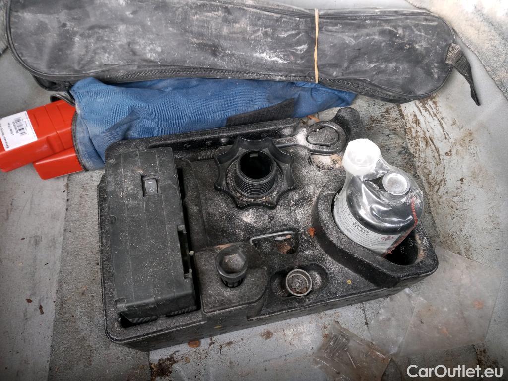 Volkswagen  Polo VOLKSWAGEN  / 2017 / 5P / berlina con portón Advance 1.0 TSI 70kW (95CV) #10