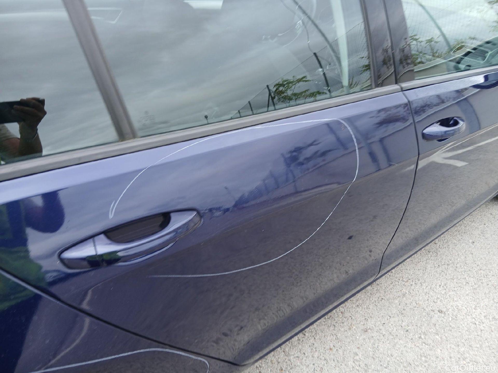  Volkswagen  Golf  VOLKSWAGEN / 2016 / 5P / familiar Last Edition 1.5 TSI 96kW(130CV) Variant #32