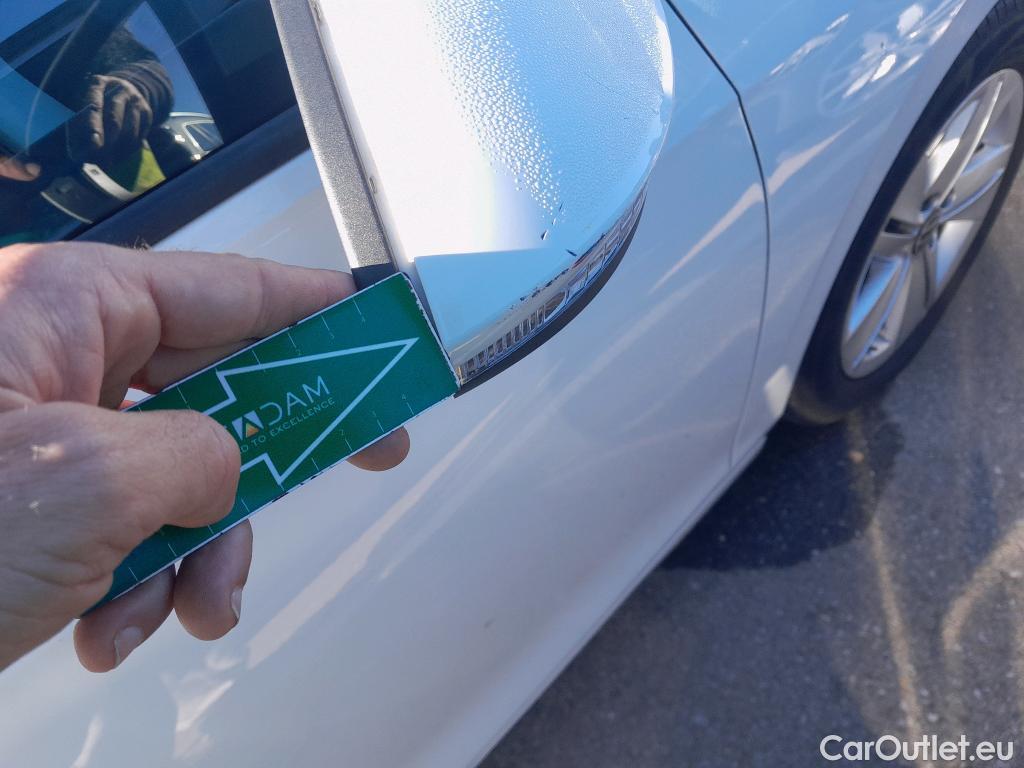  Volkswagen  Golf  VOLKSWAGEN / 2020 / 5P / berlina con portón 2.0 TDI 85kW (115CV) #16