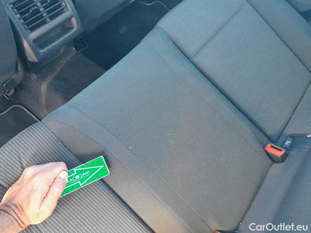  Volkswagen  Golf  VOLKSWAGEN / 2020 / 5P / berlina con portón 2.0 TDI 85kW (115CV) #19