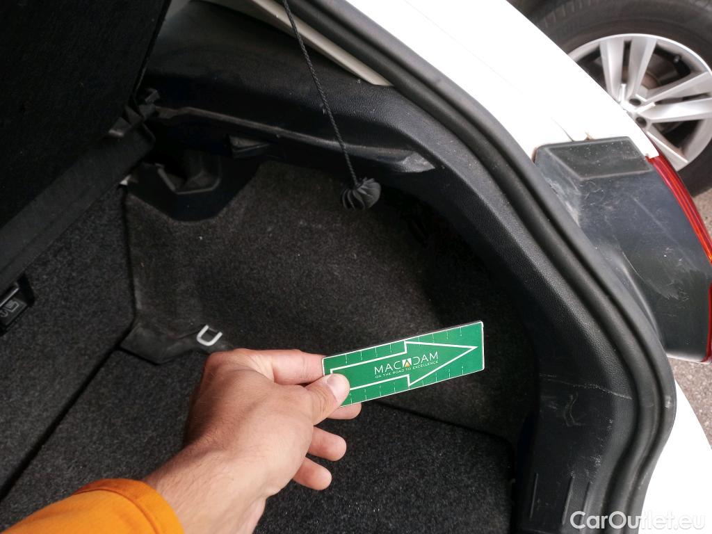 Volkswagen  Polo VOLKSWAGEN  / 2017 / 5P / berlina con portón Advance 1.0 TSI 70kW (95CV) #17