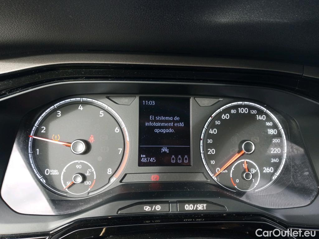 Volkswagen  Polo VOLKSWAGEN  / 2017 / 5P / berlina con portón Advance 1.0 TSI 70kW (95CV) #4