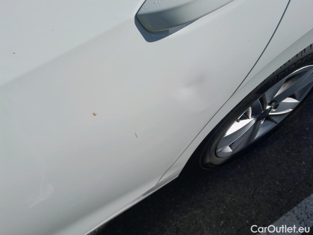  Volkswagen  Golf  VOLKSWAGEN / 2020 / 5P / berlina con portón 2.0 TDI 85kW (115CV) #3