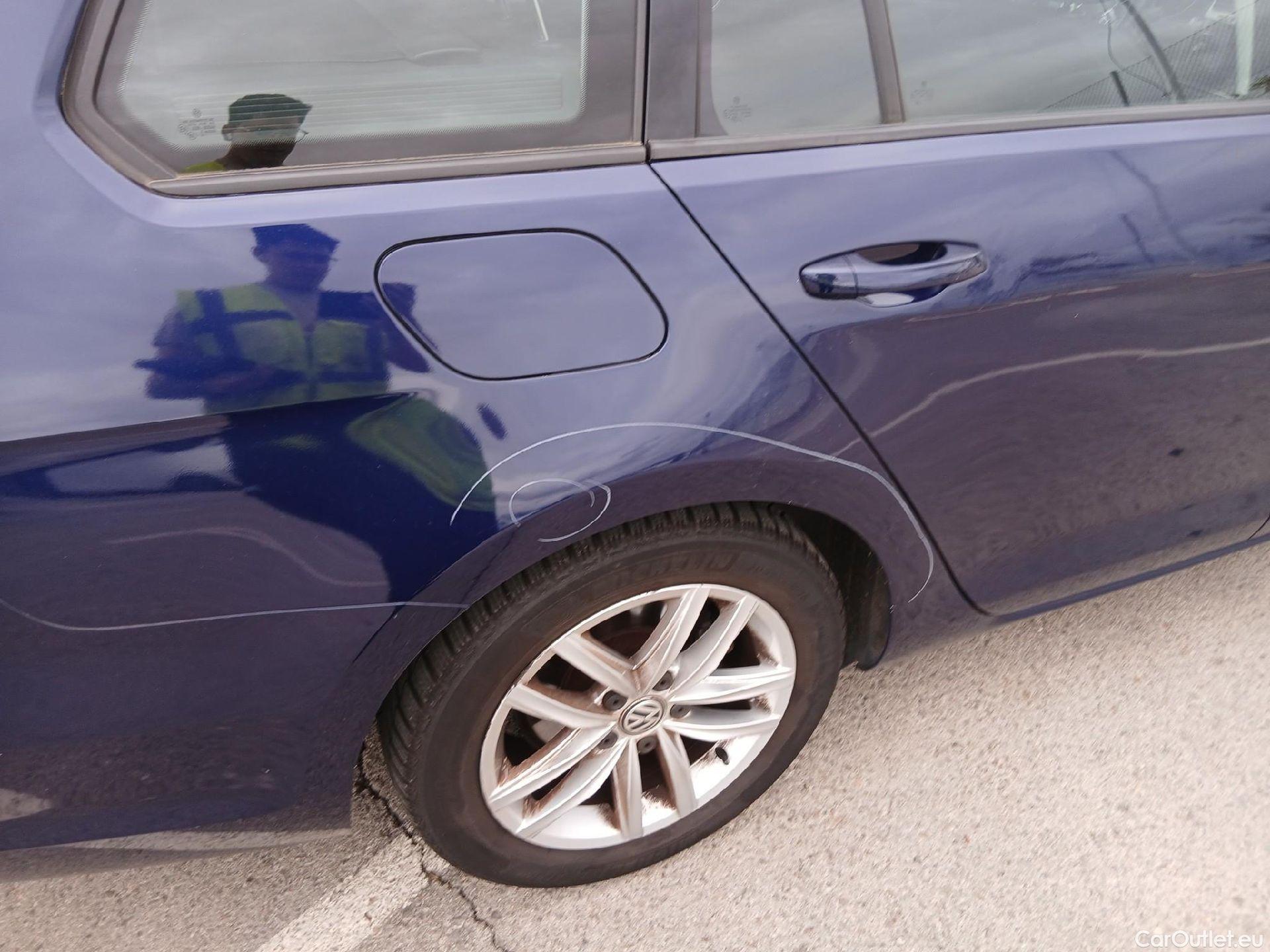  Volkswagen  Golf  VOLKSWAGEN / 2016 / 5P / familiar Last Edition 1.5 TSI 96kW(130CV) Variant #31