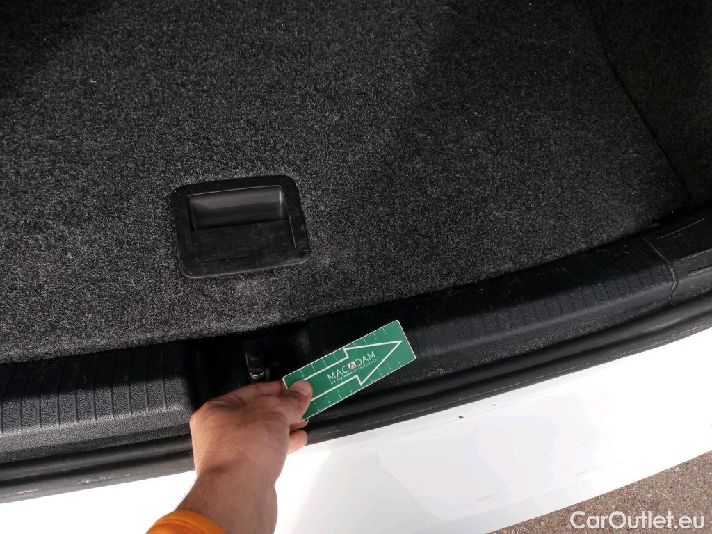 Volkswagen  Polo VOLKSWAGEN  / 2017 / 5P / berlina con portón Advance 1.0 TSI 70kW (95CV) #13