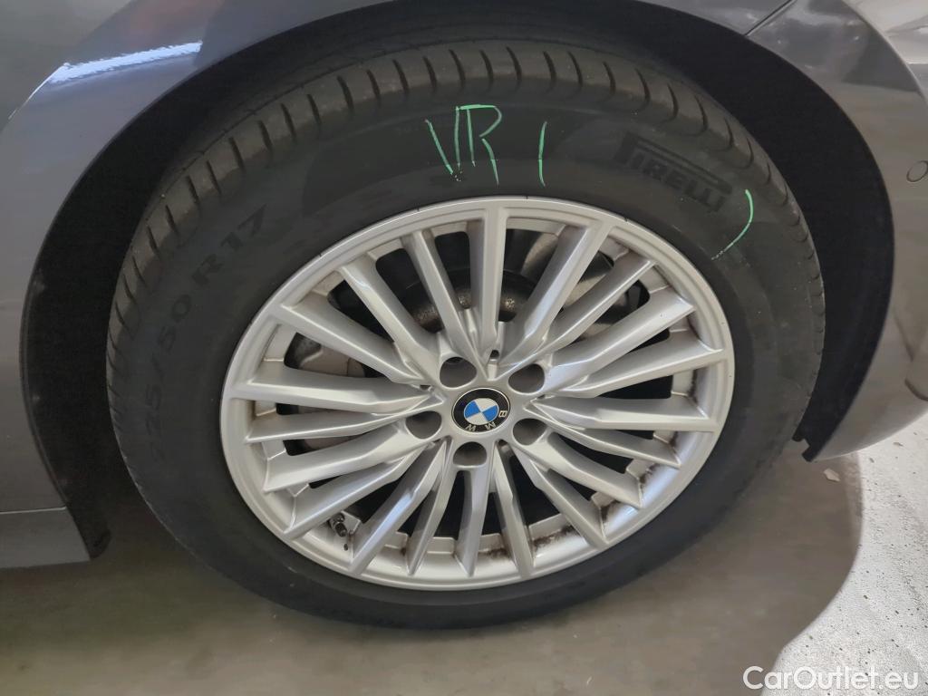 Bmw  Serie 3 Baureihe 3 Lim. 330 d Sport Line 195KW AT8 E6dT #37