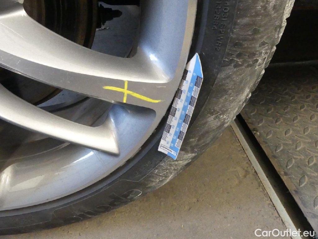 MG  EHS MG  PHEV Luxury 5d 119kW #25