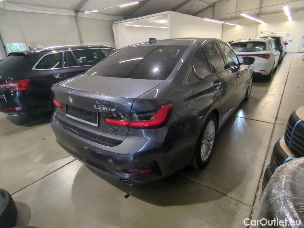 Bmw  Serie 3 Baureihe 3 Lim. 330 d Sport Line 195KW AT8 E6dT #2