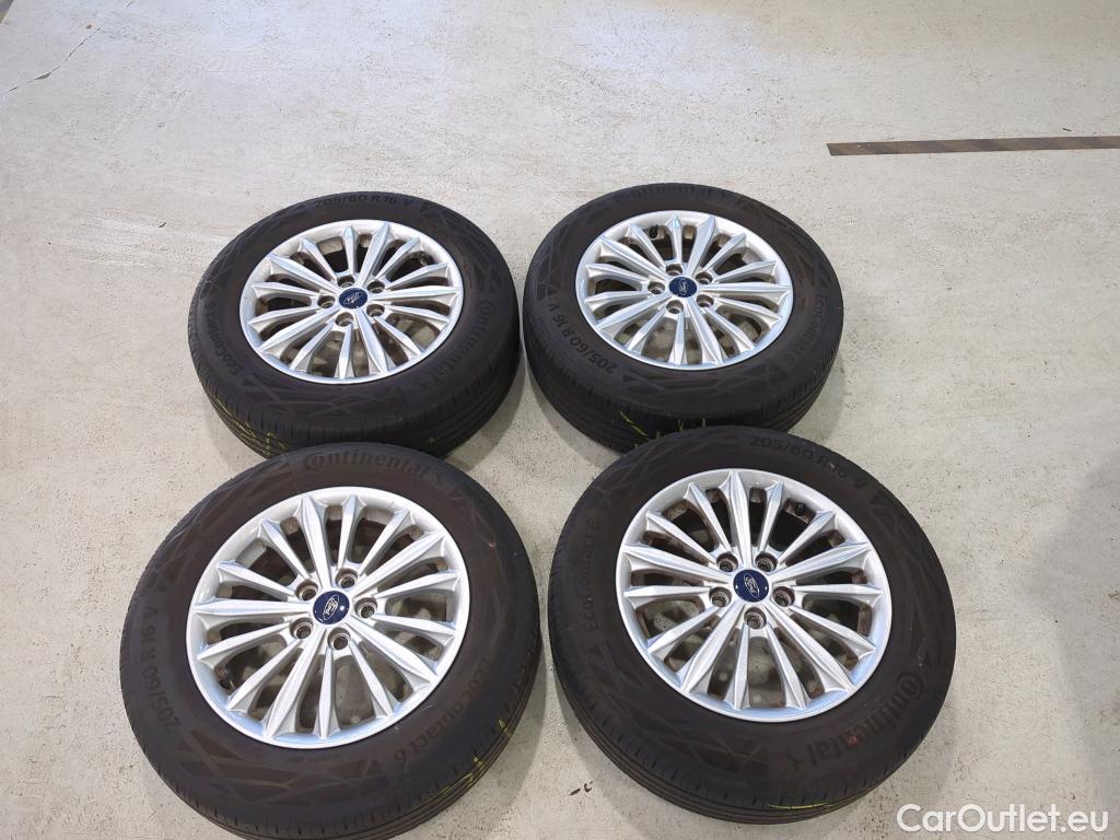 Ford  Focus  Turnier Titanium 2.0 EcoBlue 110KW AT8 E6dT #9