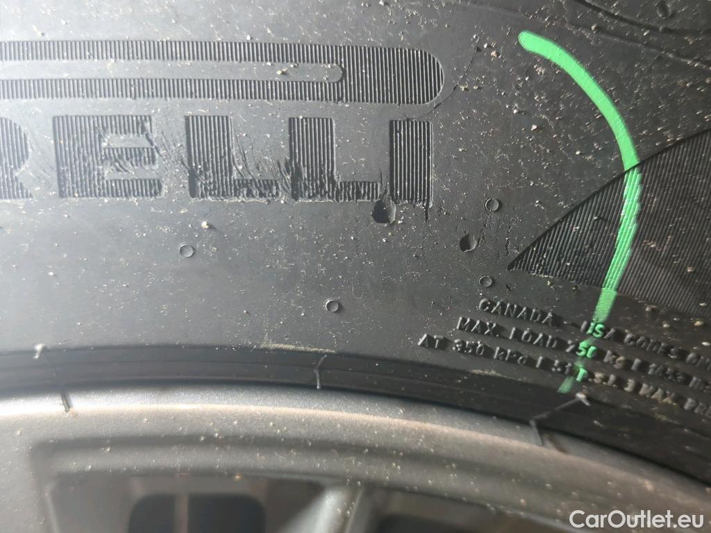 Bmw  Serie 3 Baureihe 3 Lim. 330 d Sport Line 195KW AT8 E6dT #40