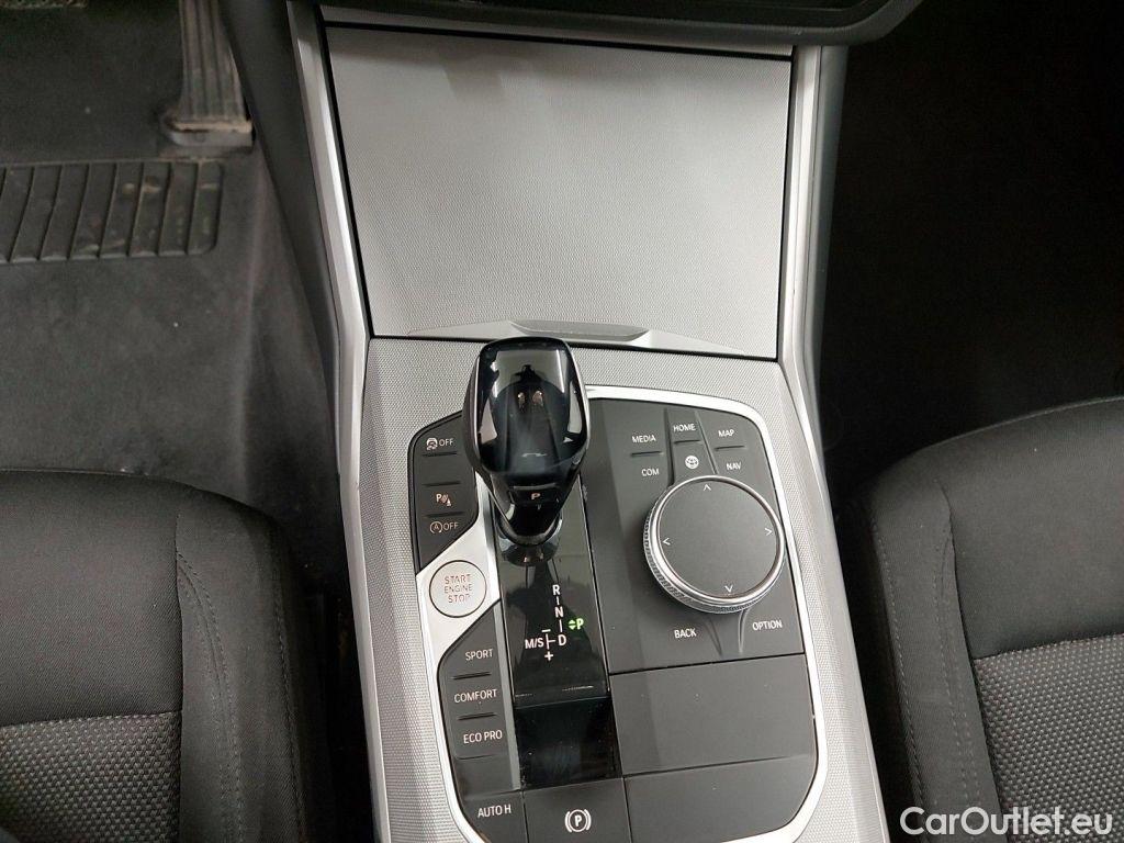 Bmw  Serie 3 BMW 3 Reeks Berline 320i (135 kW) 4d #24