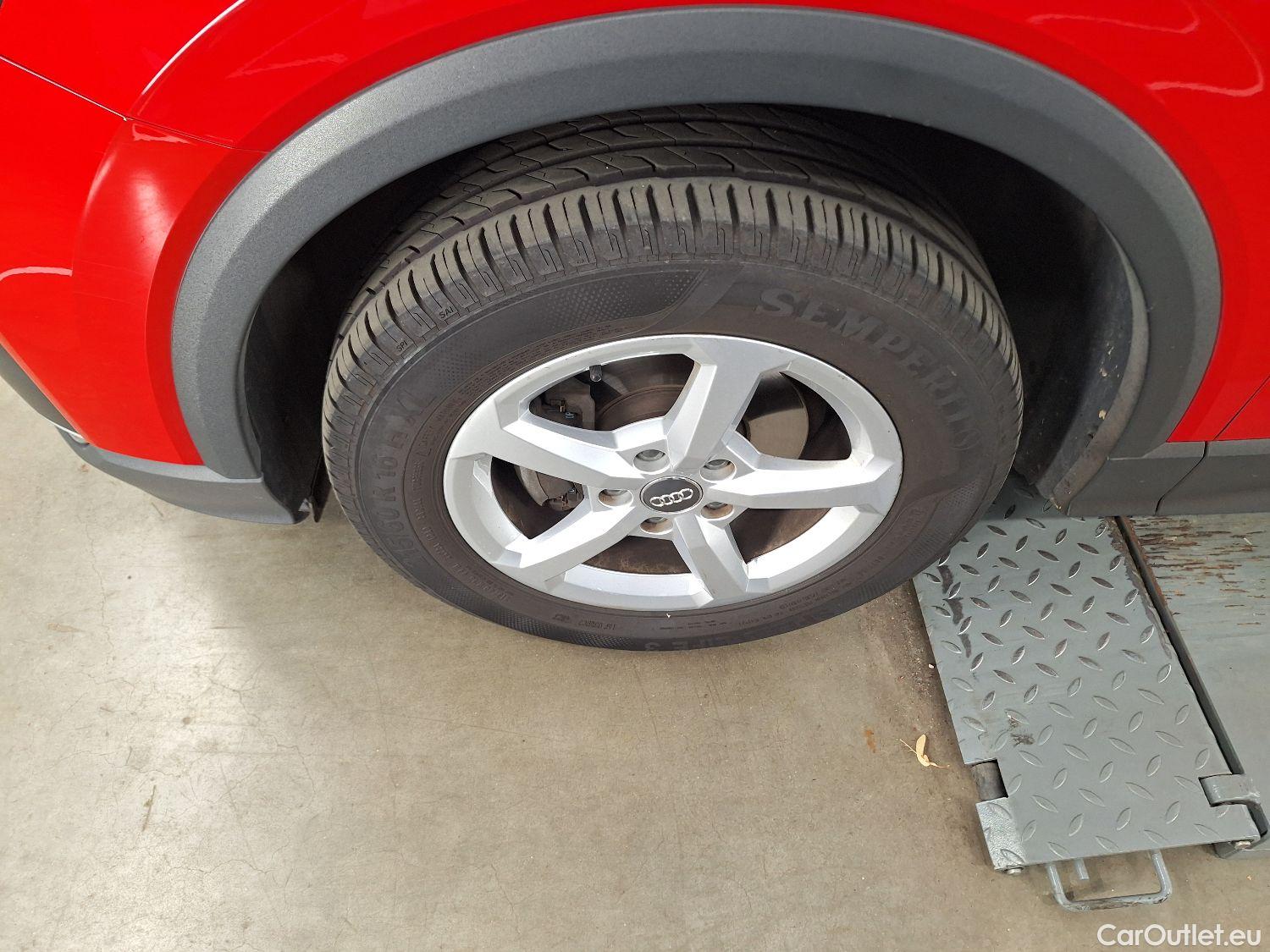 Audi  Q2 Audi,  '16, Audi  1.6 30 TDI 85kW S tronic Business Ed 5d #23