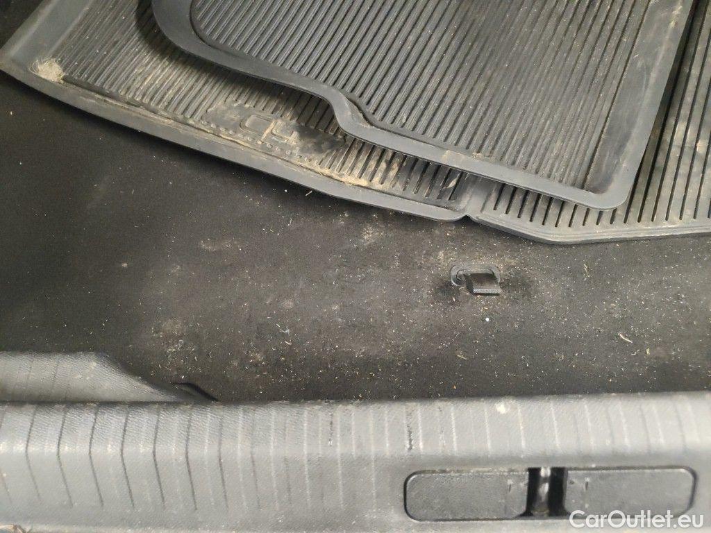 Citroen  C4 CITROEN  DIESEL - 2021 1.5 BlueHDi 130 Feel S&S 5d #85