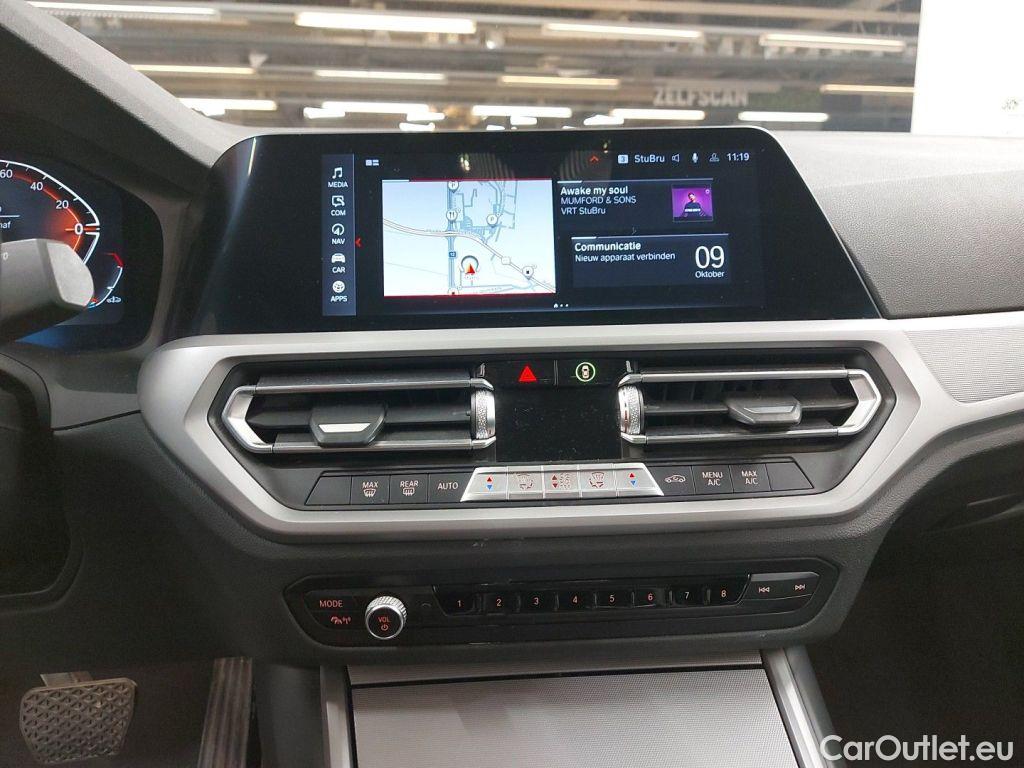 Bmw  Serie 3 BMW 3 Reeks Berline 320i (135 kW) 4d #25