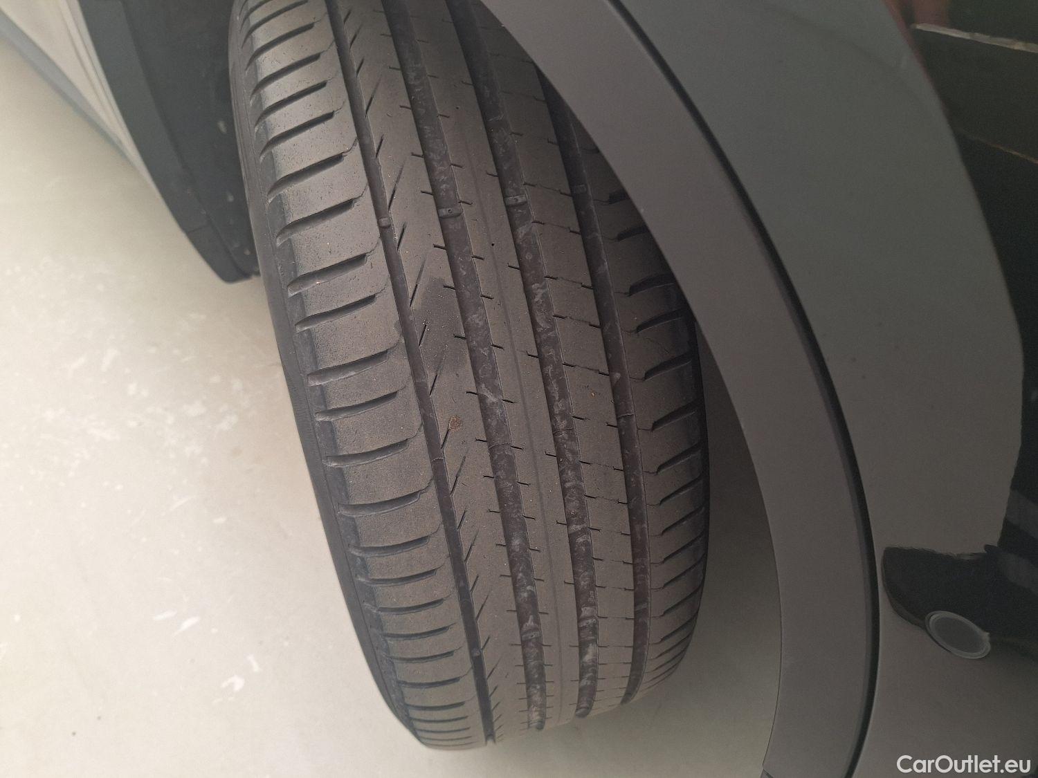 Bmw  X1 BMW,  FL'19, BMW  sDrive16dA (85 kW) 5d #12