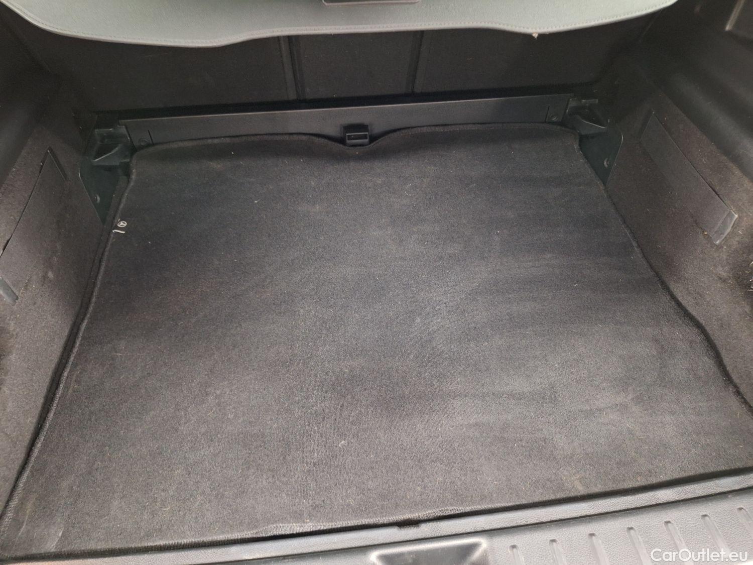 Mercedes  GLB Mercedes,  '19, Mercedes-Benz   180 d Business Solution 5d #13