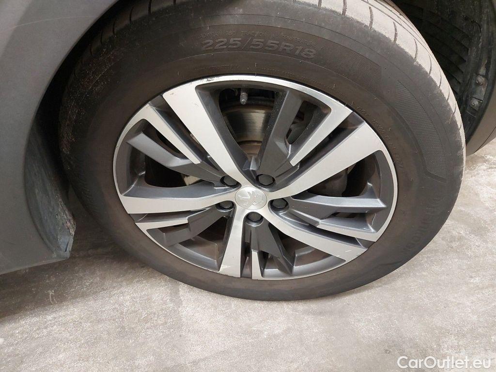 Peugeot  3008 Peugeot  1.5 BlueHDi 96kW S&S EAT8 Allure Pack 5d #48