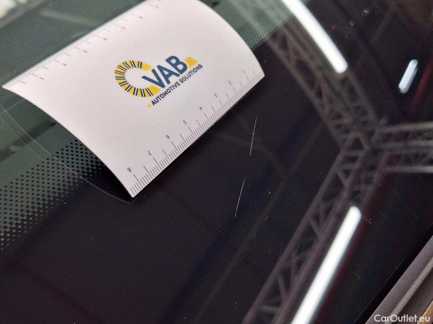 Peugeot  2008 Peugeot,  '19, Peugeot  1.2 Puretech 96kW S&S EAT8 GT Line 5d #18