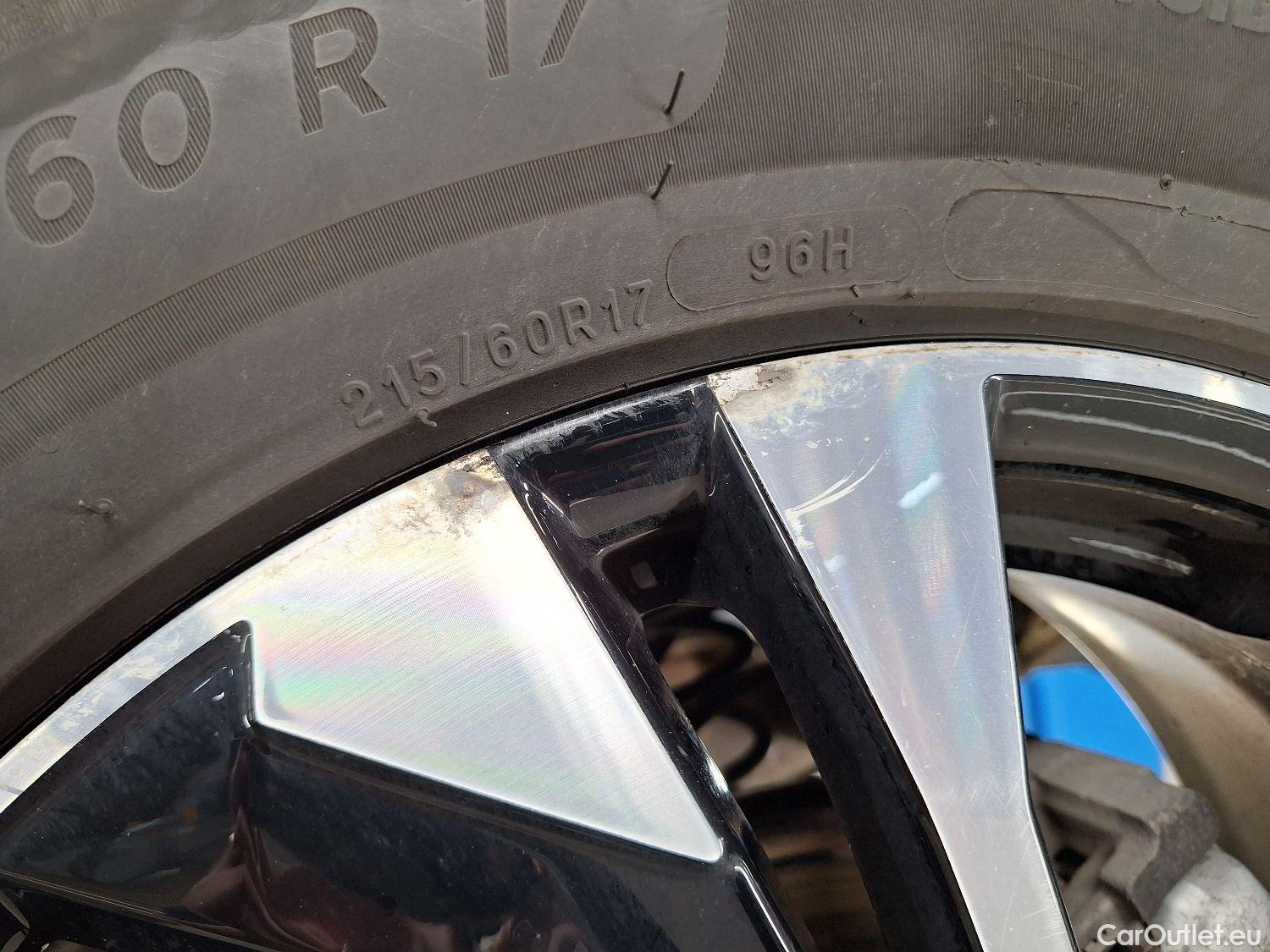 Peugeot  2008 Peugeot,  '19, Peugeot  1.2 Puretech 96kW S&S EAT8 GT Line 5d #5