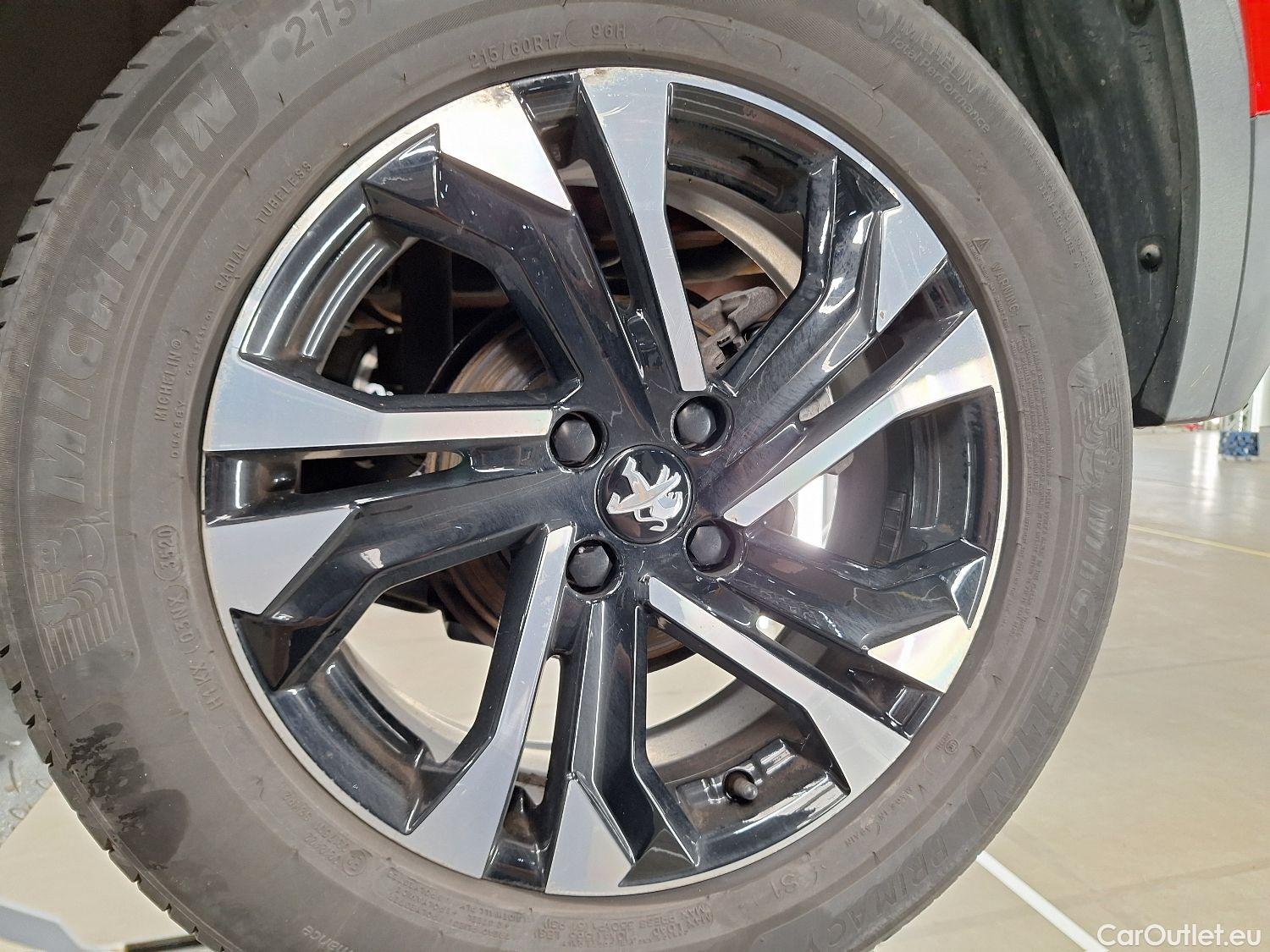 Peugeot  2008 Peugeot,  '19, Peugeot  1.2 Puretech 96kW S&S EAT8 GT Line 5d #4