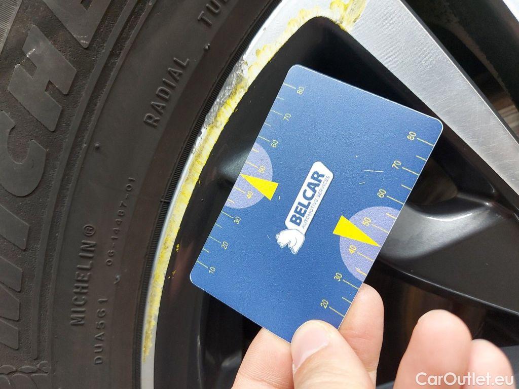 Peugeot  3008 Peugeot  1.5 BlueHDi 96kW S&S EAT8 Allure Pack 5d #44