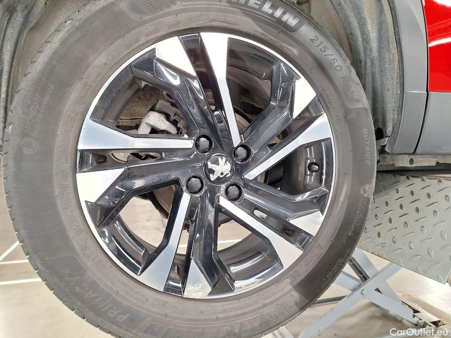 Peugeot  2008 Peugeot,  '19, Peugeot  1.2 Puretech 96kW S&S EAT8 GT Line 5d #1