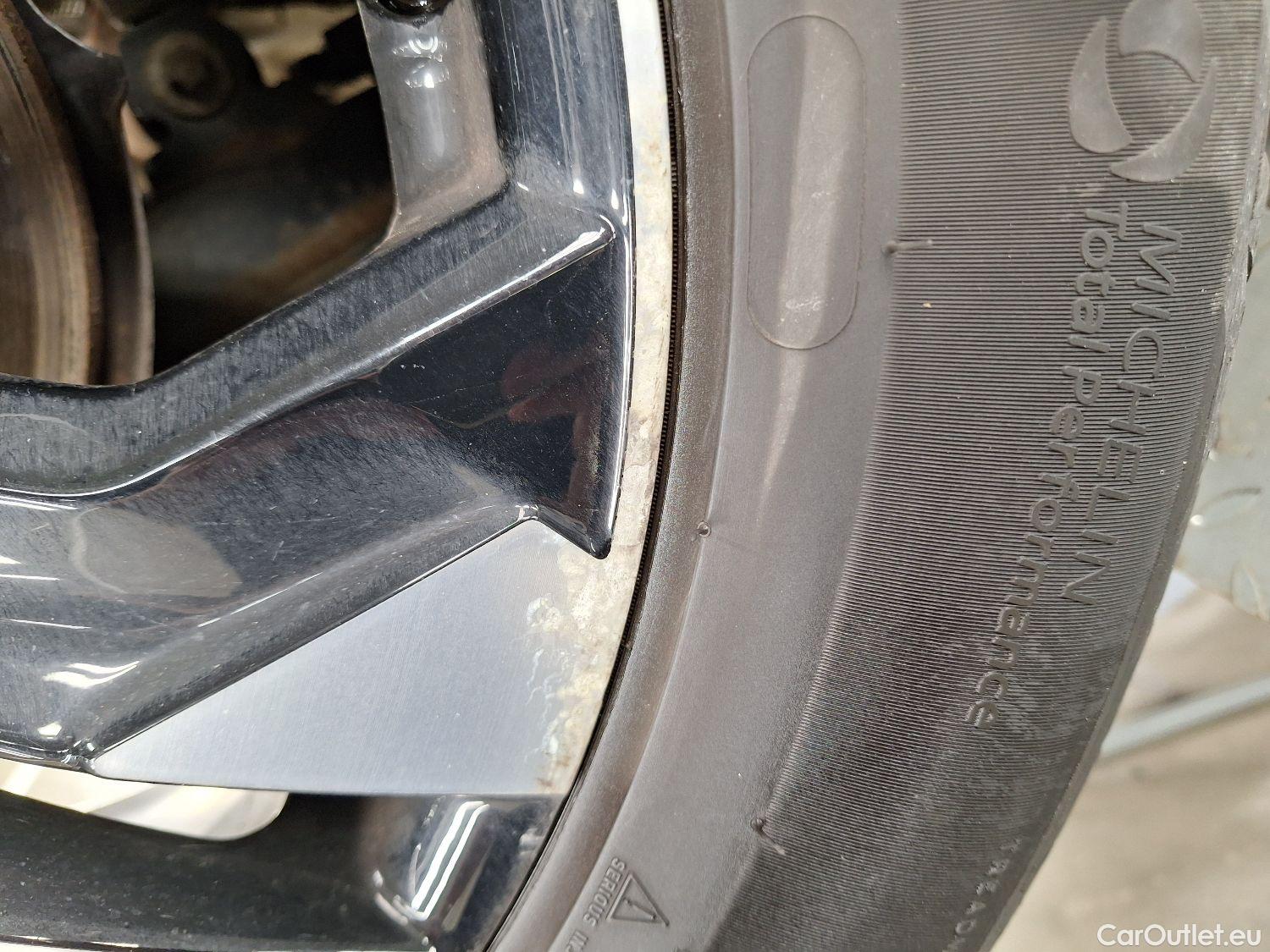 Peugeot  2008 Peugeot,  '19, Peugeot  1.2 Puretech 96kW S&S EAT8 GT Line 5d #3