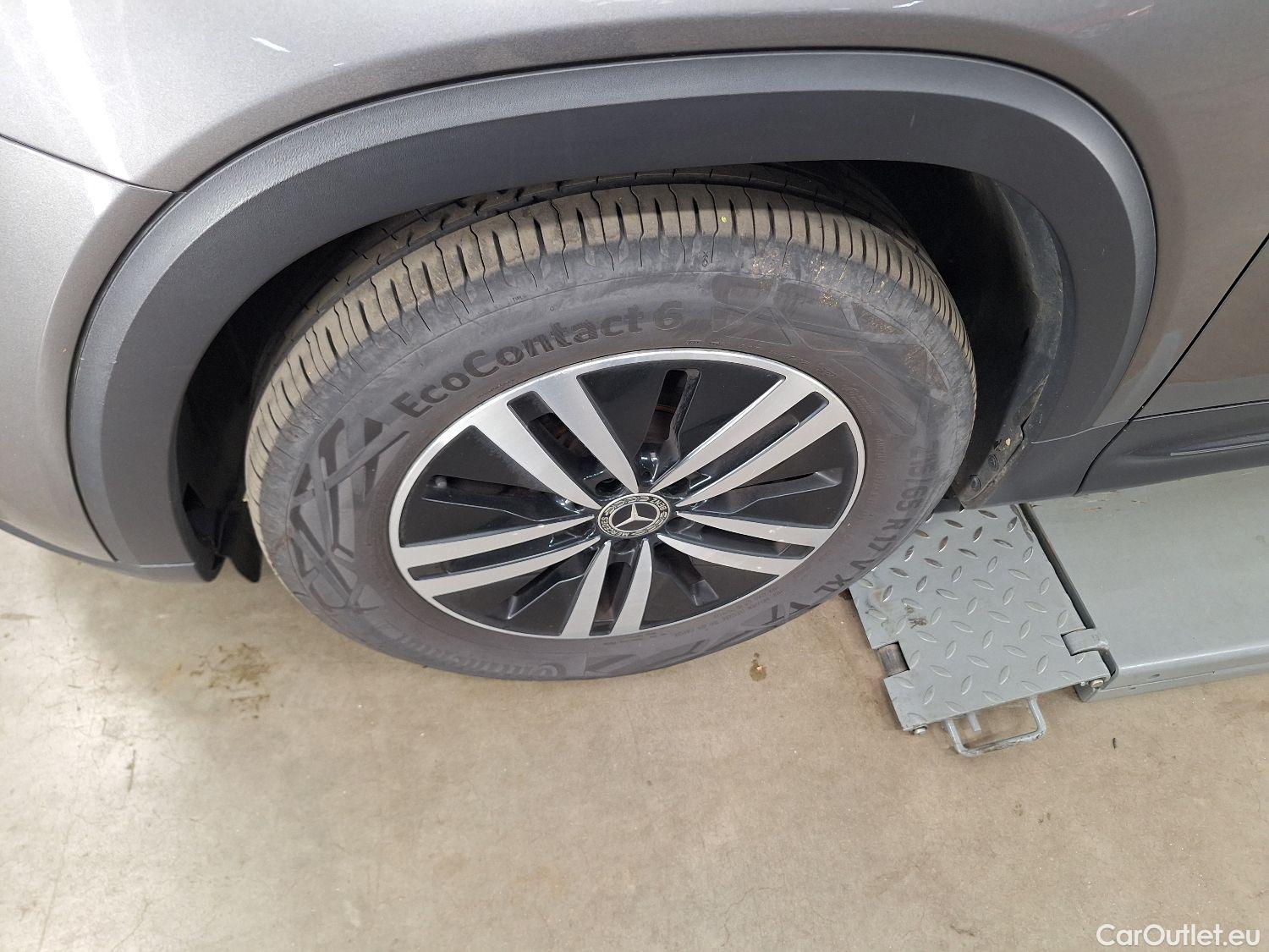 Mercedes  GLB Mercedes,  '19, Mercedes-Benz   180 d Business Solution 5d #40