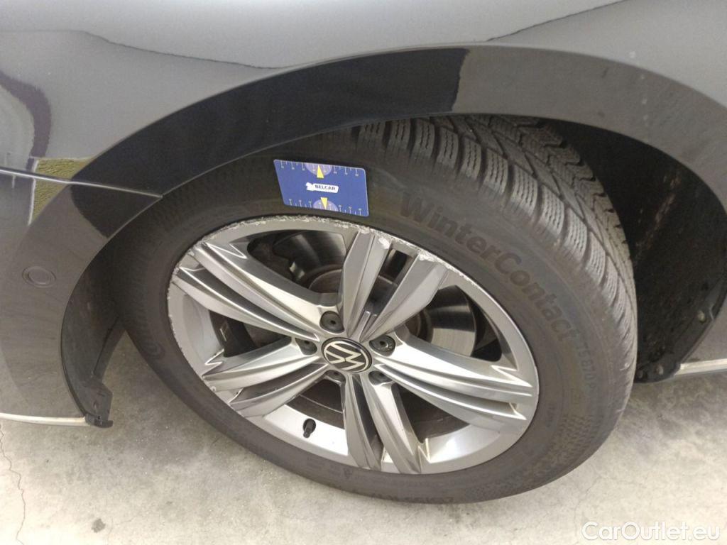 Volkswagen  Passat VOLKSWAGEN  VARIANT DIESEL - 2020 2.0 TDi 200 SCR Elegance DSG 5d #40