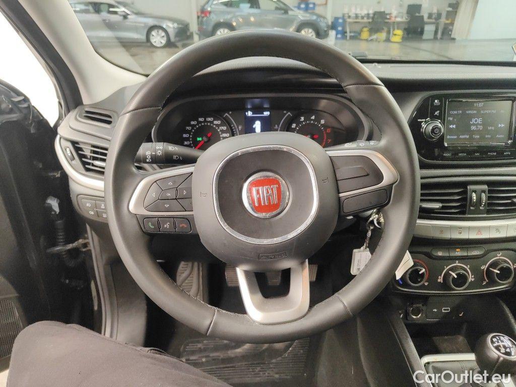 Fiat  Tipo Fiat  SW 1.4 Turbo 120ch/pk Easy 5d #28