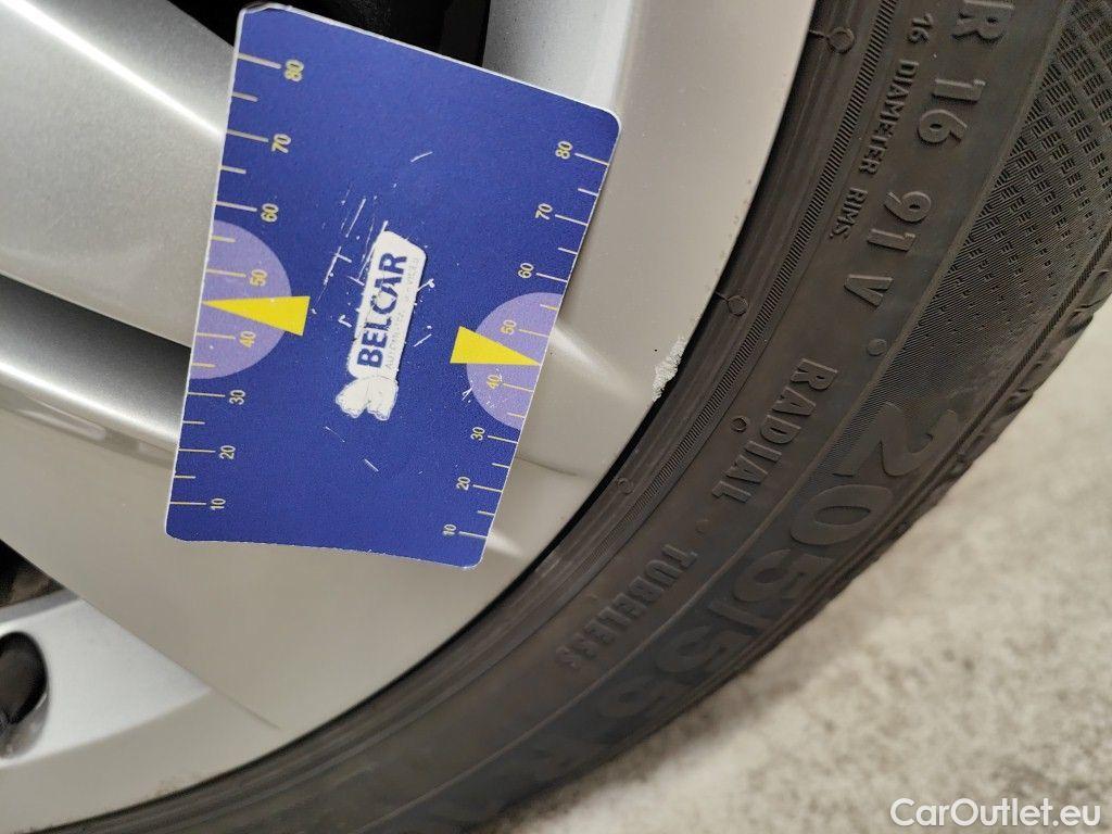 Volkswagen  Golf  Volkswagen Variant VIII 2.0 TDI 85kW Life 5d #86