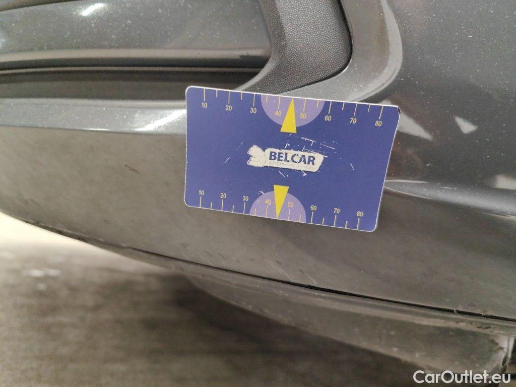 Volkswagen  Golf  Volkswagen Variant VIII 2.0 TDI 85kW Life 5d #33