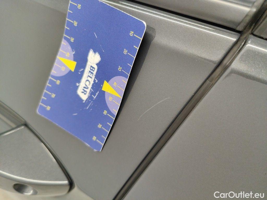 Volkswagen  Golf  Volkswagen Variant VIII 2.0 TDI 85kW Life 5d #42