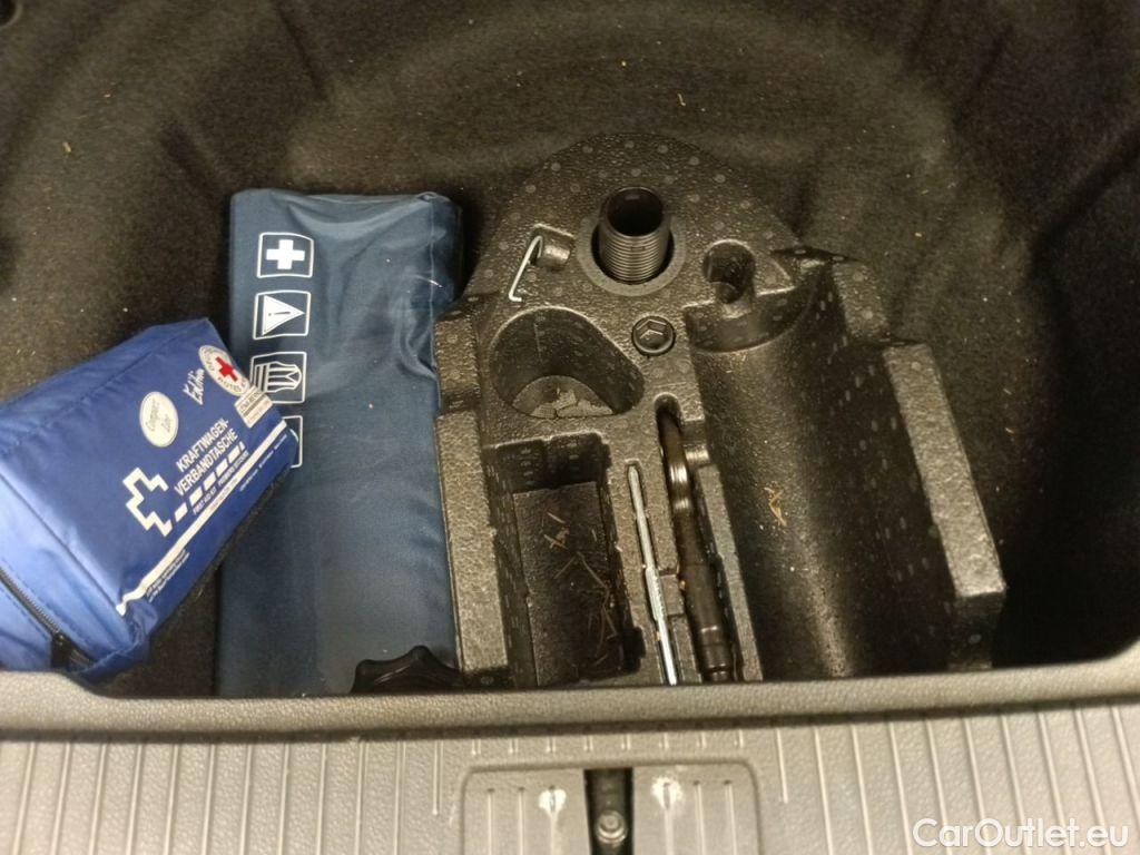 Volkswagen  Passat VOLKSWAGEN  VARIANT DIESEL - 2020 2.0 TDi 200 SCR Elegance DSG 5d #13