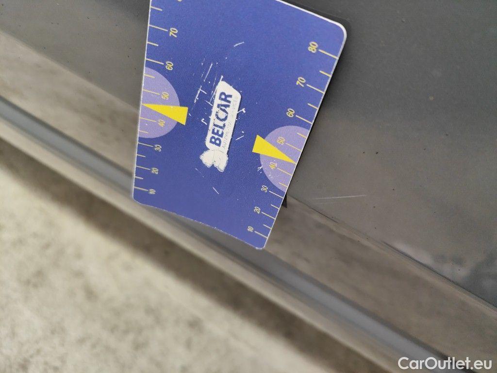 Volkswagen  Golf  Volkswagen Variant VIII 2.0 TDI 85kW Life 5d #26