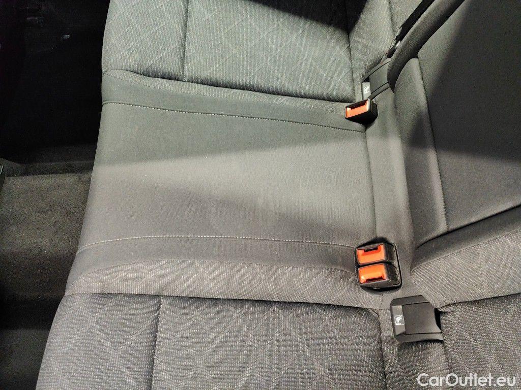 Volkswagen  Golf  Volkswagen Variant VIII 2.0 TDI 85kW Life 5d #89