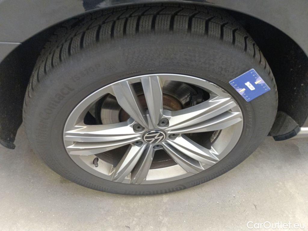 Volkswagen  Passat VOLKSWAGEN  VARIANT DIESEL - 2020 2.0 TDi 200 SCR Elegance DSG 5d #42