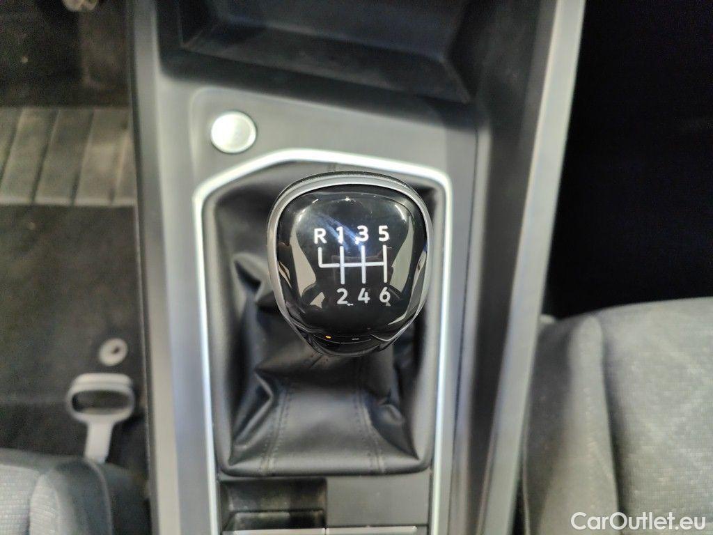 Volkswagen  Golf  Volkswagen Variant VIII 2.0 TDI 85kW Life 5d #29