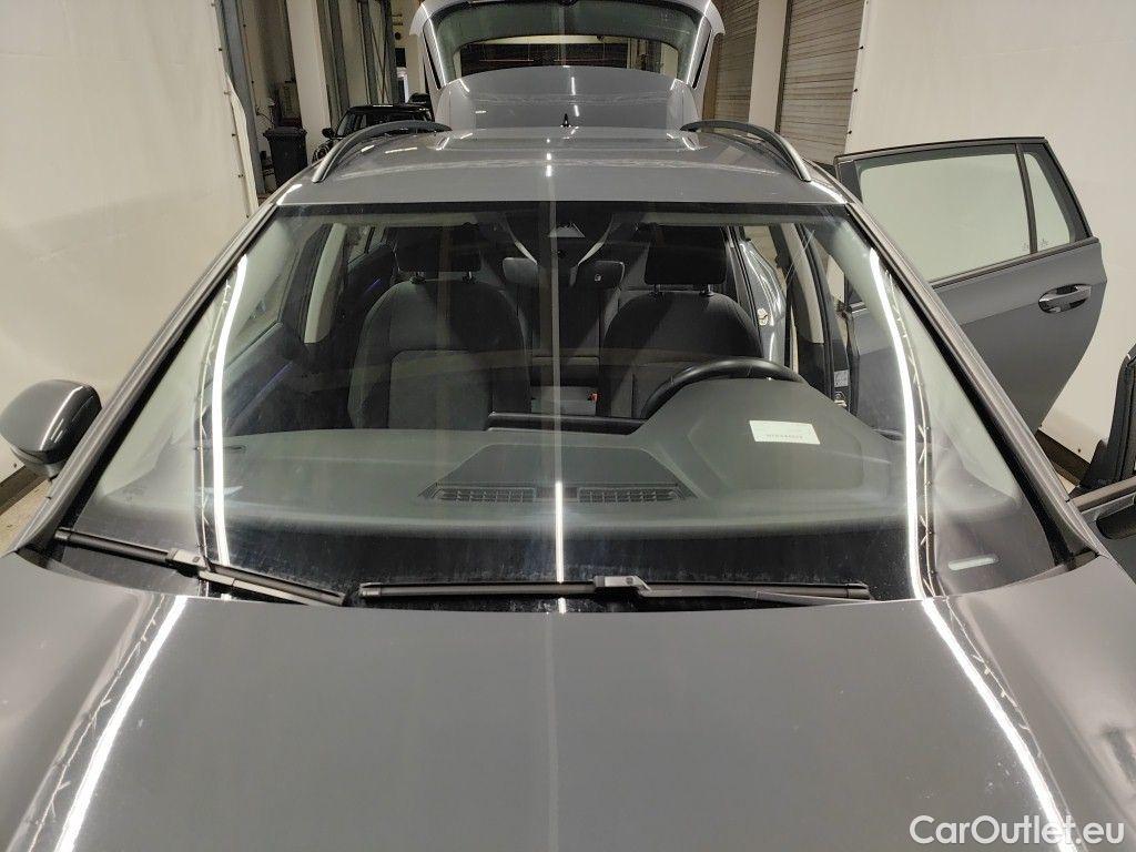 Volkswagen  Golf  Volkswagen Variant VIII 2.0 TDI 85kW Life 5d #17