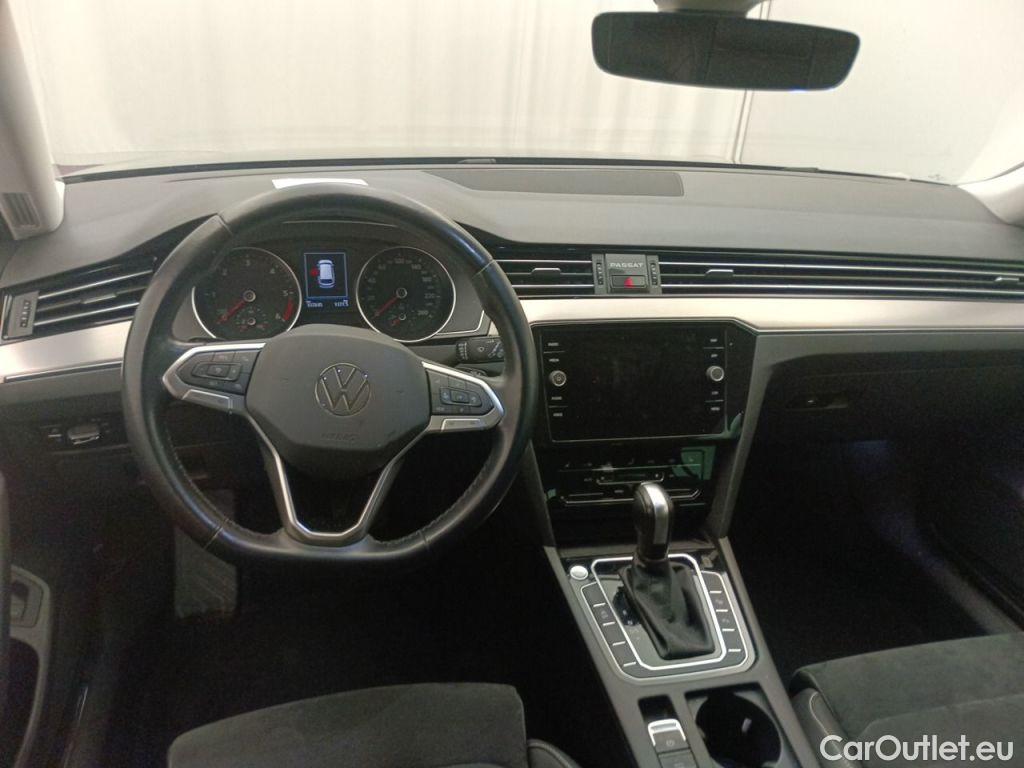 Volkswagen  Passat VOLKSWAGEN  VARIANT DIESEL - 2020 2.0 TDi 200 SCR Elegance DSG 5d #9