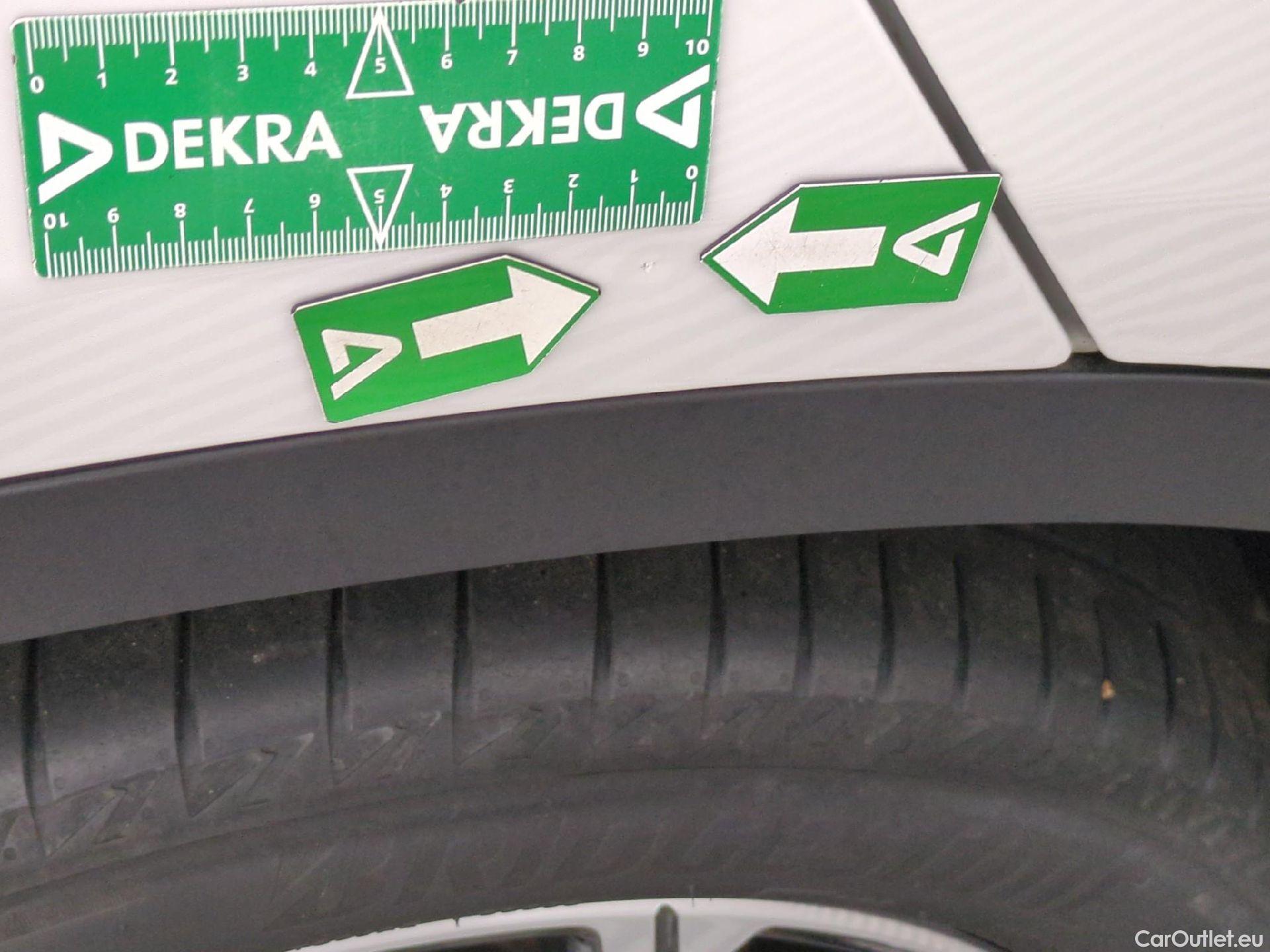 Bmw  X2 BMW  / 2017 / 5P / SUV sDrive18i Business DesignDKG7 #4