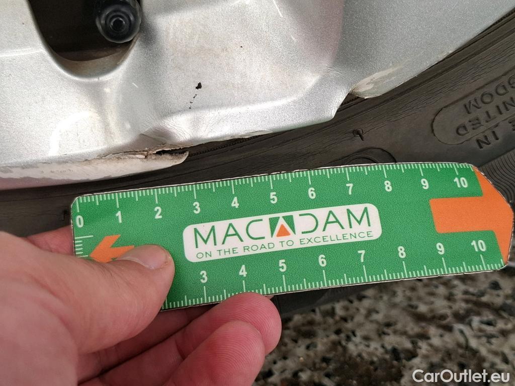 Citroen  C3 CITROEN  / 2016 / 5P / Berline PureTech 110 S&S BVM Feel #6