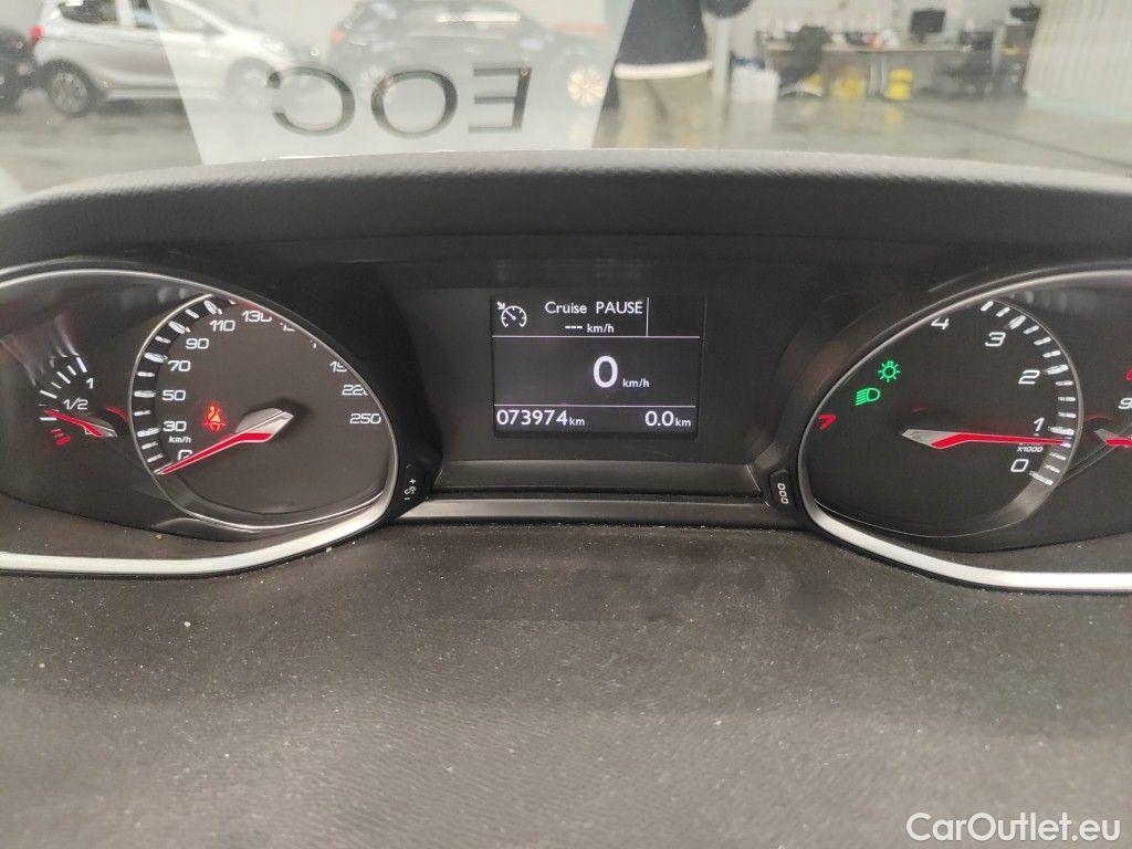 Peugeot  308 Peugeot  SW 1.2 PureTech 110 S&S Style 5d #6